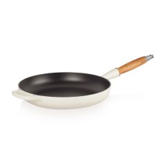 Le Creuset 28cm Signature Frying Pan with Wooden Handle - Meringue 